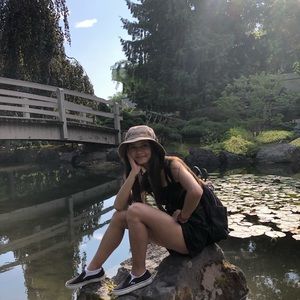 Meet your Posher, Jennifer